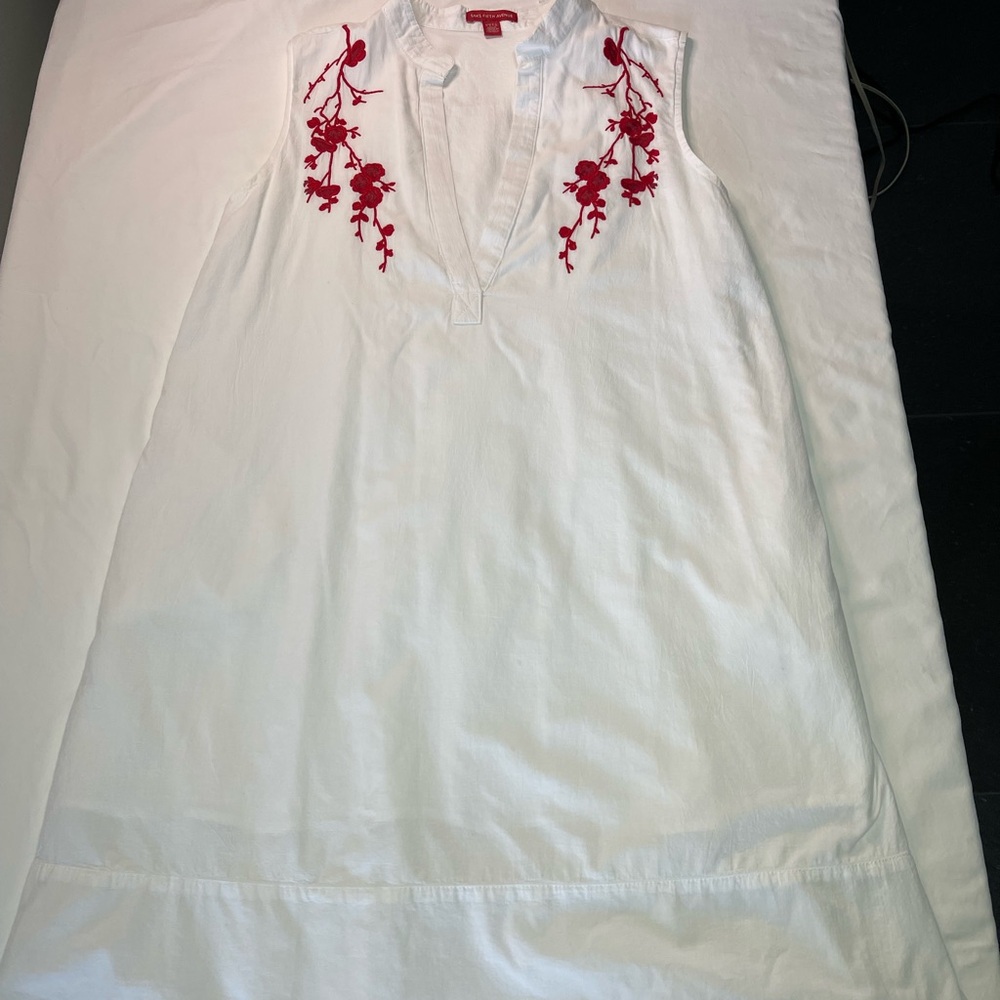 Saks Fifth Avenue Red and White Midi Dress/coverup with embroidery Design Large